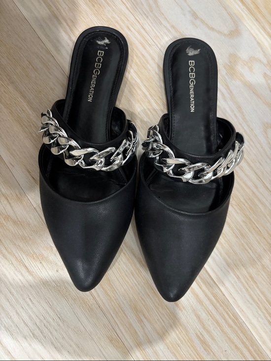 BCBGeneration Shoes - BCBGeneration Black Pointed Mules with Chunky Silver Chain Detail size 7.5